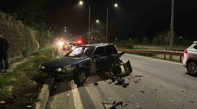 Rize'de 3 araçlı zincirleme kaza: 1'i ağır 2 yaralı