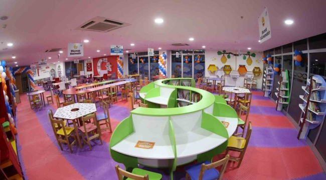 Sultangazi'deki çocuk kütüphanesinde birbirinden renkli etkinlikler düzenleniyor