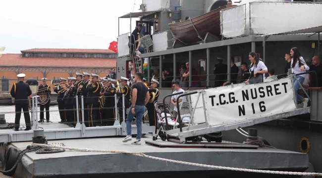 TCG Nusret Müze Gemisi, İzmir'de ziyarete açıldı