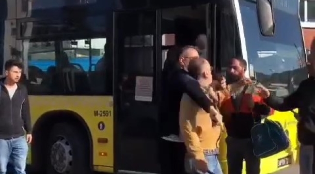 Ümraniye'de ticari taksi sürücüsü otobüs şoförüne levye ile saldırdı