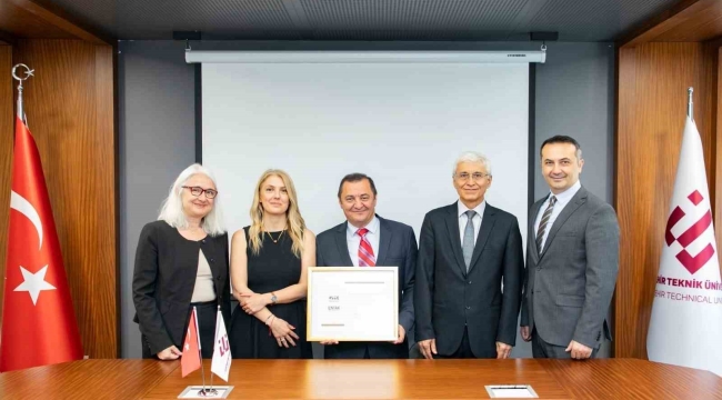 ESTÜ Endüstriyel Tasarım Bölümü, ENTAK'a akredite ilk 3 bölümden biri oldu