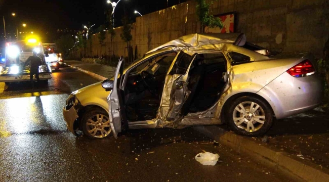 Yozgat'ta kontrolden çıkan otomobil ağaca çarparak durabildi: 1 yaralı