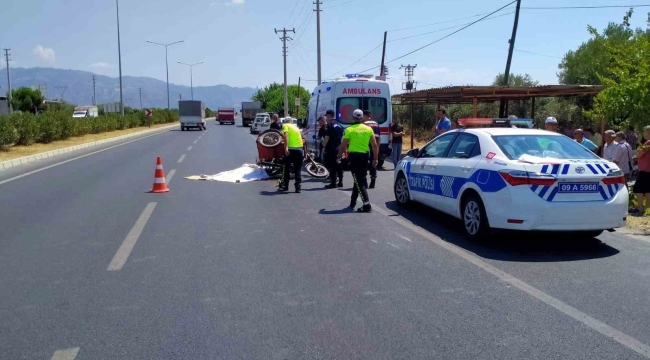 Kamyonla çarpışan motosikletin sürücüsü hayatını kaybetti
