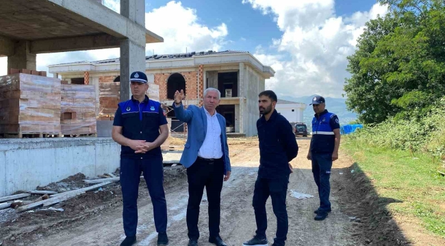 Kartepe'de zabıta ekipleri inşaat sahalarını denetliyor