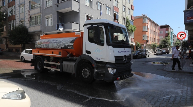 Sultangazi'de cadde ve sokaklar yıkanıyor