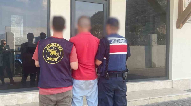 Antalya'da 14 suç kaydı bulunan ve 10 ay kesinleşmiş hapis cezasıyla aranan şahıs yakalandı