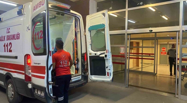 Ehliyetsiz motosiklet sürücüleri çarpıştı: 3 yaralı