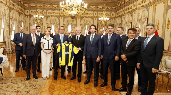 Fenerbahçe Başkanı Ali Koç ve Yönetim Kurulu Üyeleri, İstanbul Valisi Davut Gül'ü ziyaret etti