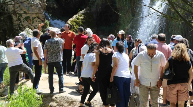 Girlevik Şelalesi'nde hafta sonu yoğunluk yaşandı