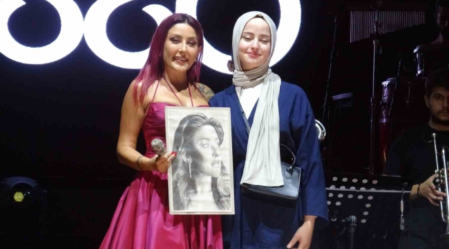 Melek Mosso'dan Kütahya'da 30 Ağustos konseri
