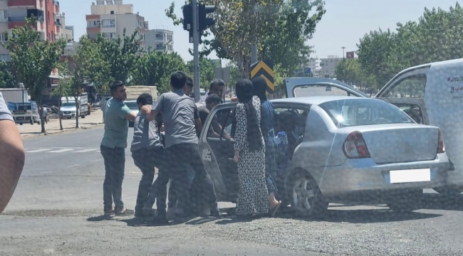 Siverek'te yol verme kavgasında 2 grup birbirine girdi