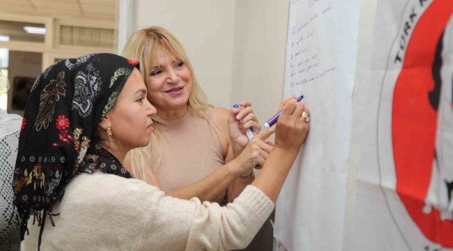 Bayraklı'da kadınlar 'Ben de varım' diyor
