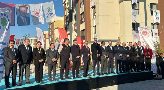 Ceyhan'da 668 depremzede yeni konutlarına kavuştu
