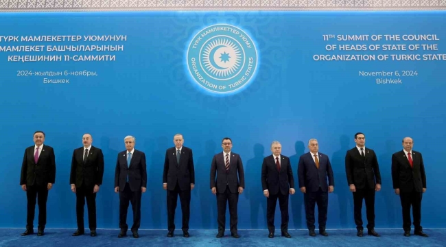 Cumhurbaşkanı Erdoğan, TDT Zirvesi aile fotoğrafı çekimine katıldı