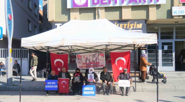 Evlat nöbetindeki baba: "Bahçeli'yi yürekten kutluyorum"