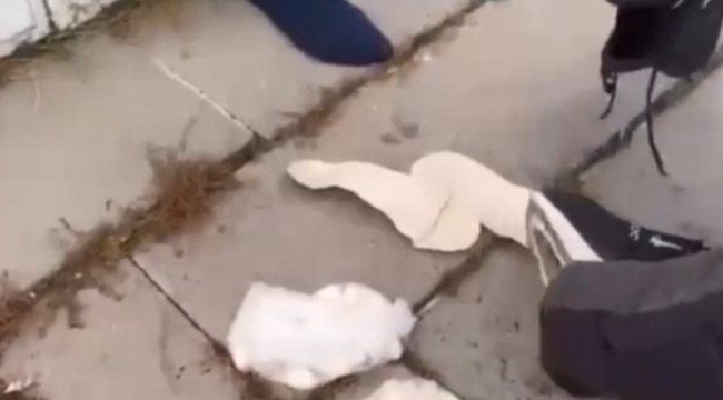 Kars'ta İranlı kuryeyi ayağındaki büyük ayakkabılar ele verdi