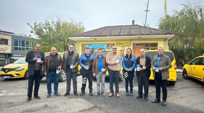 Polisler taksi şoförlerini bilgilendirdi