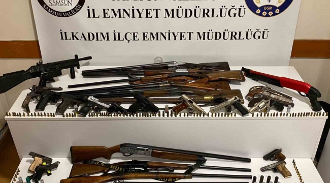 Samsun'da 2 evde çok sayıda silah ele geçirildi