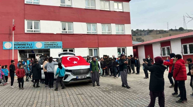 Adana'da Yerli Malı Haftası'nda çocukların Togg heyecanı