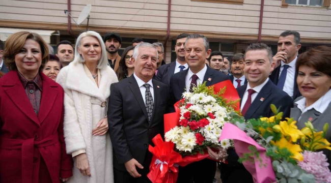 CHP Genel Başkanı Özgür Özel, Bilecik Mülakatı'nın yapıldığı tarihi binayı gezdi