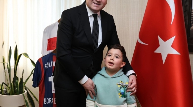 Silivri Belediye Başkanı Balcıoğlu, DMD ile mücadele eden Çınar için destek çağrısı yaptı