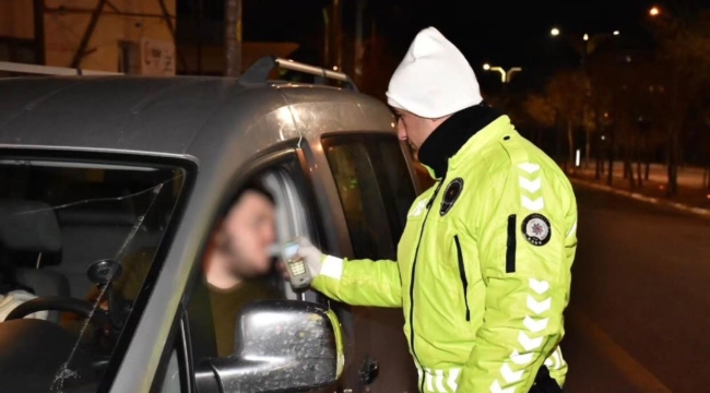 Isparta'da trafik ve asayiş denetimi: 8 araç trafikten men edildi