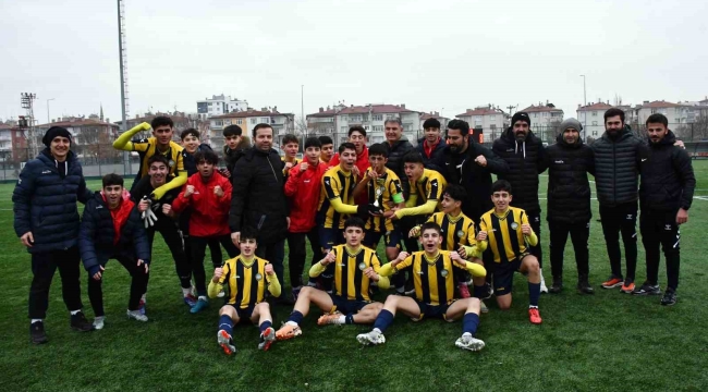 Şampiyonun adı değişmedi, Talas Belediyespor yine şampiyon