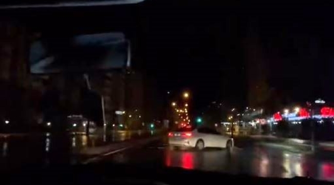 Beylikdüzü'nde lüks aracıyla drift atan kadın sürücü trafiği tehlikeye düşürdü