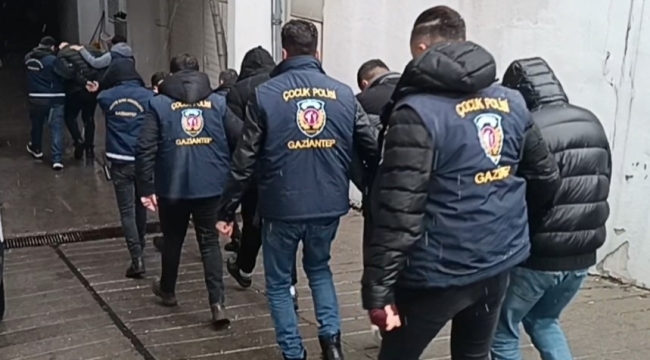 Gaziantep'te bıçaklı cinayetle ilgili 2 zanlı tutuklandı