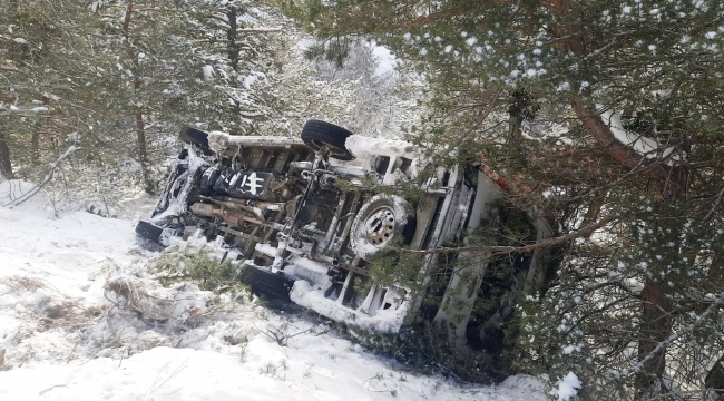 Yozgat'ta devrilen köy minibüsündeki 2 öğretmen yaralandı