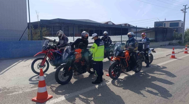 Antalya'da jandarmanın motosiklet denetiminde 114 araç trafikten men edildi
