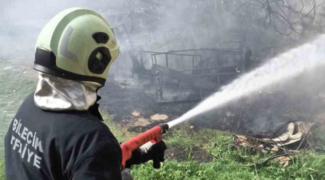 Bilecik'te boş bir arazide çıkan yangın büyümeden söndürüldü