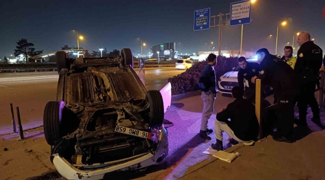 Bursa'da 3 aracın karıştığı zincirleme kazada 5 kişi yaralandı