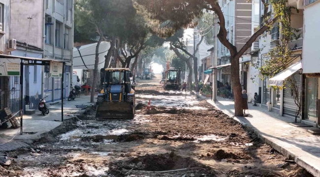 Büyükşehir, Sultanhisar'da yol çalışmalarını sürdürüyor