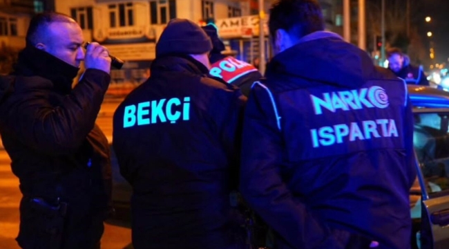 Isparta'da uyuşturucu operasyonu: 3 şahıs tutuklandı