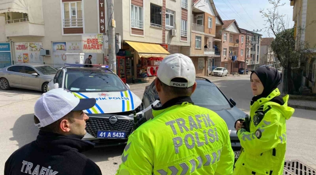 Polis otosu ile otomobil çarpıştı, şans eseri yaralanan olmadı