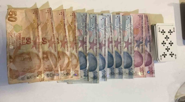 Samsun'da çayevinde kumar oynayan 4 kişi suçüstü yakalandı