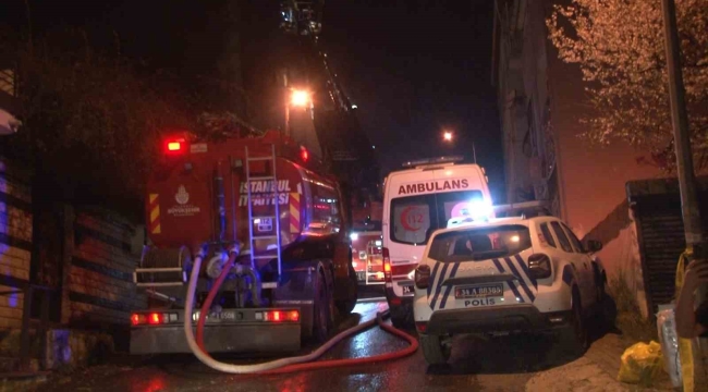 Sarıyer'deki tarihi Topçu Karakolu alev alev yandı