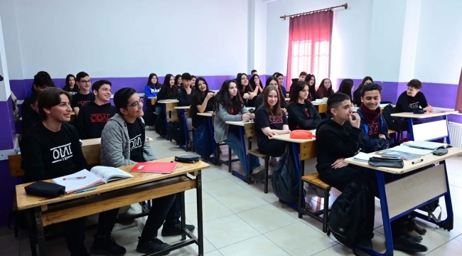 Vali Aktaş öğrencilerle bir araya geldi