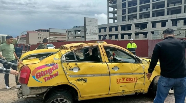 Bingöl'de trafik kazası: 3 yaralı