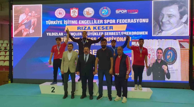 Denizlili güreşçi Türkiye şampiyonu oldu