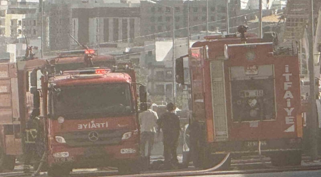 Diyarbakır'da kozmetik fabrikasında yangın