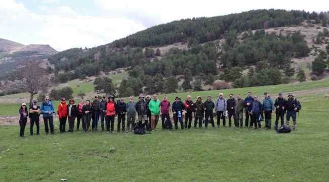 Kırmızı Tepeler'de gökkuşağı şöleni