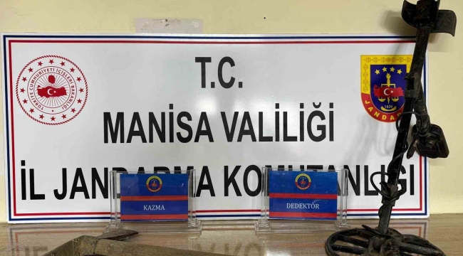 Manisa'da sit alanında define ararken yakalandı