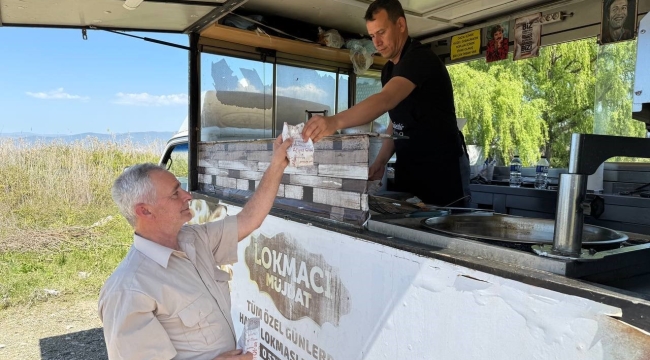 Papa Francis adına lokma döktürdü