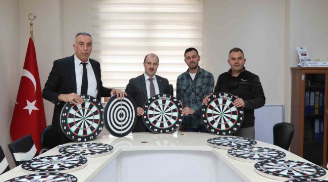 Siyah İnci Motosikletlilerden dart turnuvasına destek