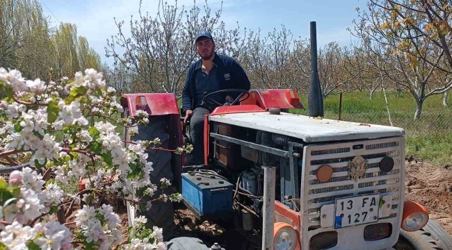 Adilcevaz'da bahçe çapalama dönemi