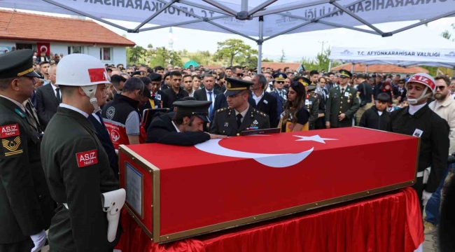Afyonkarahisar kahramanını uğurladı