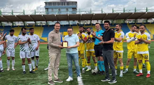 Ağrılı Hakem Muhammed Sevim saha hakemliğine veda etti
