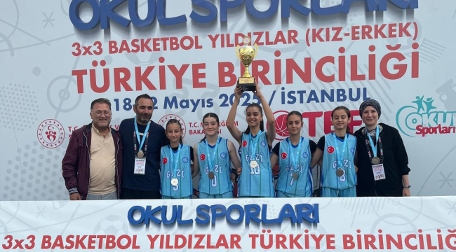 Ahmetli Gazi Ortaokulu'nun Yıldız Kızları Türkiye ikincisi oldu